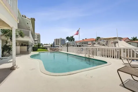 2866 NE 30th Street Fort Lauderdale FL 33306