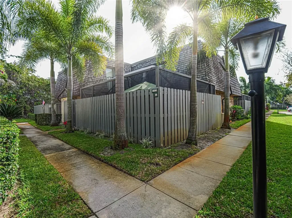 340 S Waverly Place Vero Beach FL 32960