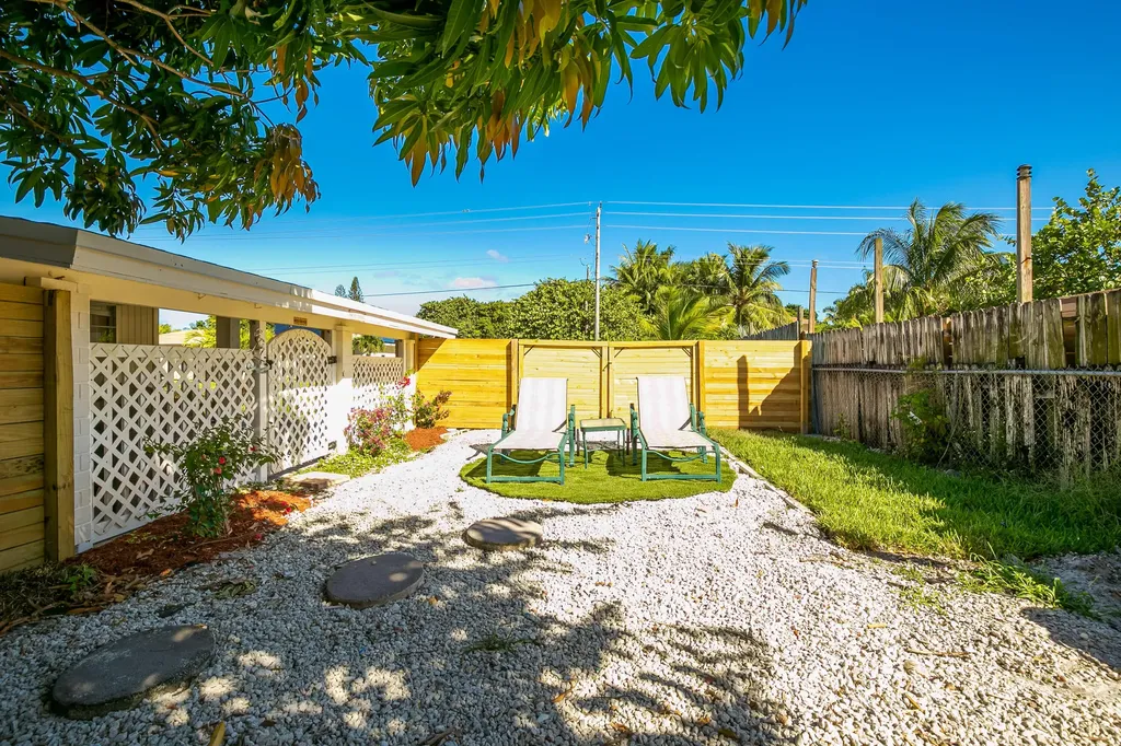 609 S Arnold Avenue Lantana FL 33462