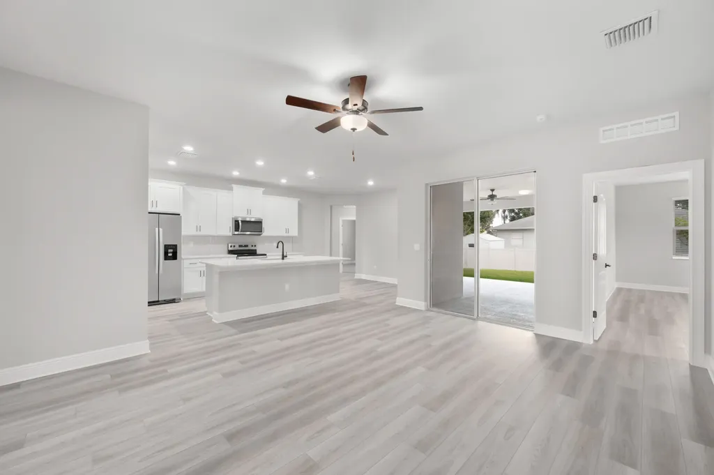 1079 SW Placetas Avenue Port St Lucie FL 34953