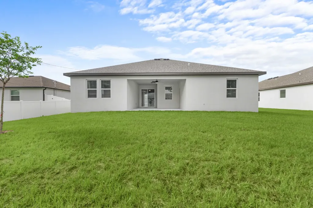 1079 SW Placetas Avenue Port St Lucie FL 34953