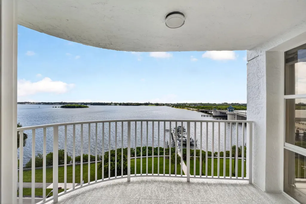 3901 S Flagler Drive West Palm Beach FL 33405