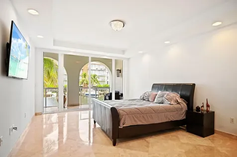48 Hendricks Isle Fort Lauderdale FL 33301