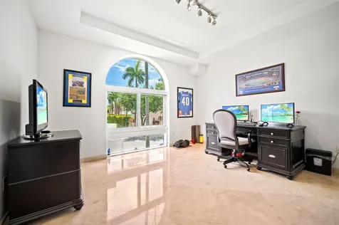 48 Hendricks Isle Fort Lauderdale FL 33301