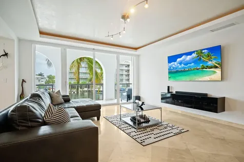 48 Hendricks Isle Fort Lauderdale FL 33301