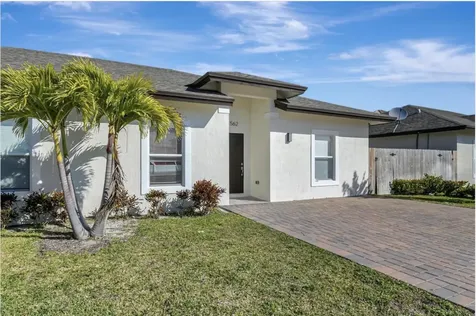 1562 W 26th Court Riviera Beach FL 33404