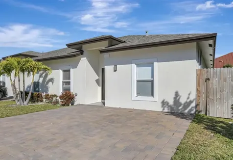 1562 W 26th Court Riviera Beach FL 33404