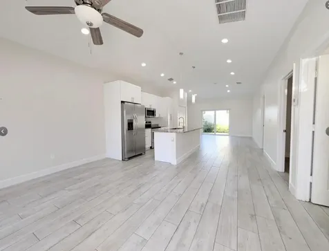 1562 W 26th Court Riviera Beach FL 33404