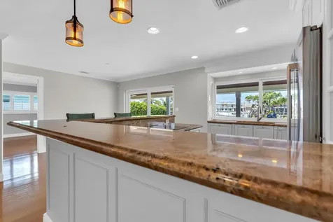 925 SE 10th Street Pompano Beach FL 33060