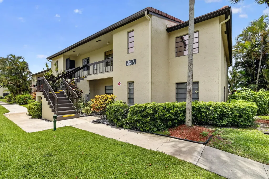 21219 Lago Circle Boca Raton FL 33433