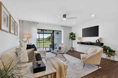 21219 Lago Circle Boca Raton FL 33433