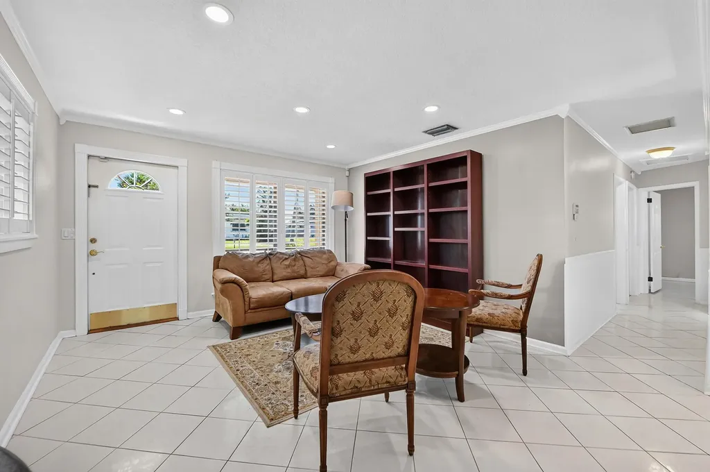 313 Poe Drive Palm Springs FL 33461