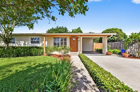313 Poe Drive Palm Springs FL 33461