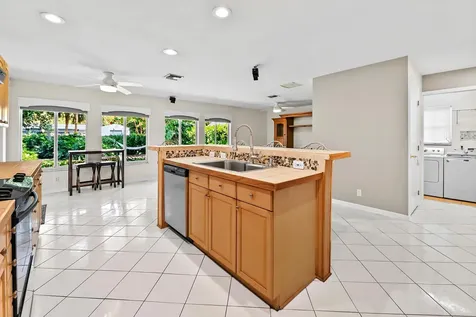 313 Poe Drive Palm Springs FL 33461