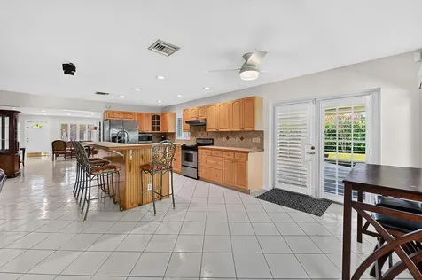 313 Poe Drive Palm Springs FL 33461
