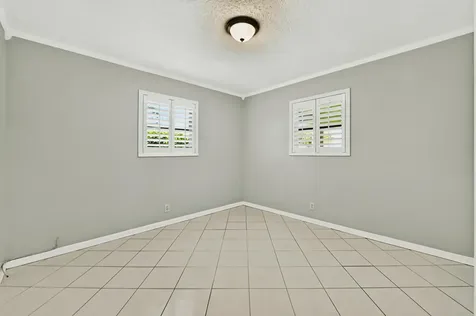 313 Poe Drive Palm Springs FL 33461