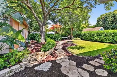313 Poe Drive Palm Springs FL 33461
