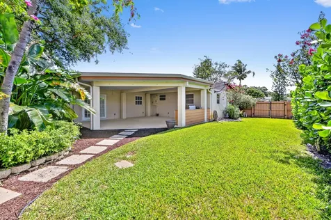 313 Poe Drive Palm Springs FL 33461