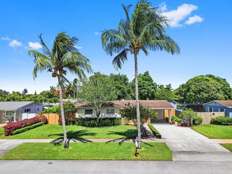 313 Poe Drive Palm Springs FL 33461