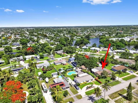 313 Poe Drive Palm Springs FL 33461