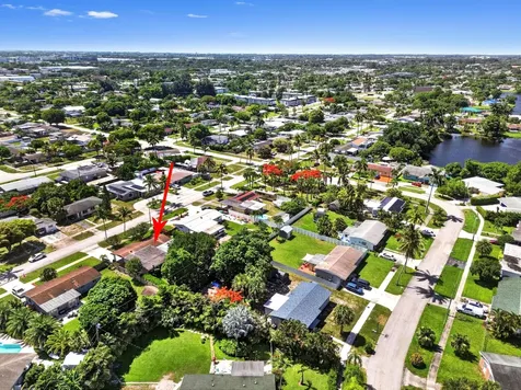 313 Poe Drive Palm Springs FL 33461
