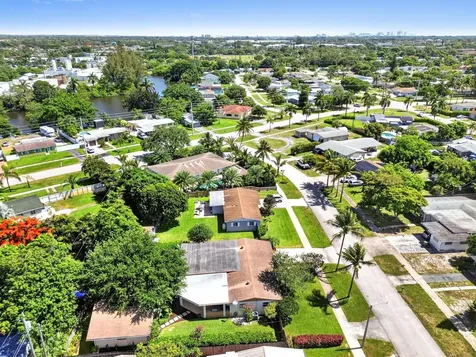 313 Poe Drive Palm Springs FL 33461