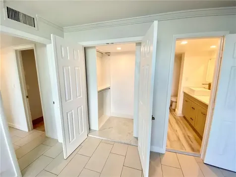 1 Las Olas Circle Fort Lauderdale FL 33316