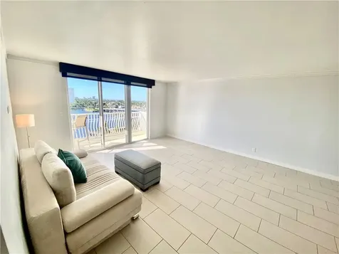 1 Las Olas Circle Fort Lauderdale FL 33316