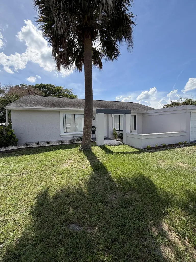1812 SE Elkhart Terrace Port St Lucie FL 34952