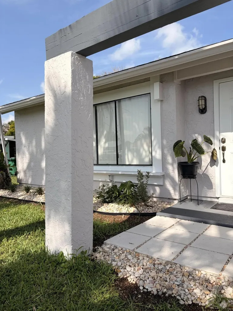 1812 SE Elkhart Terrace Port St Lucie FL 34952