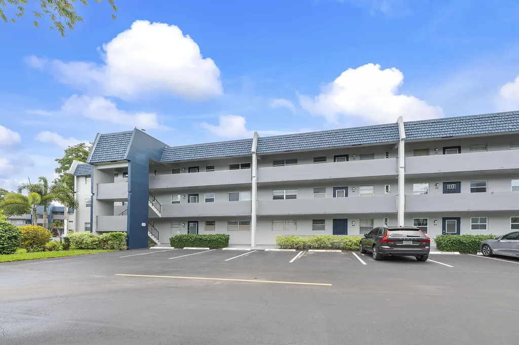 7837 Golf Circle Drive Margate FL 33063