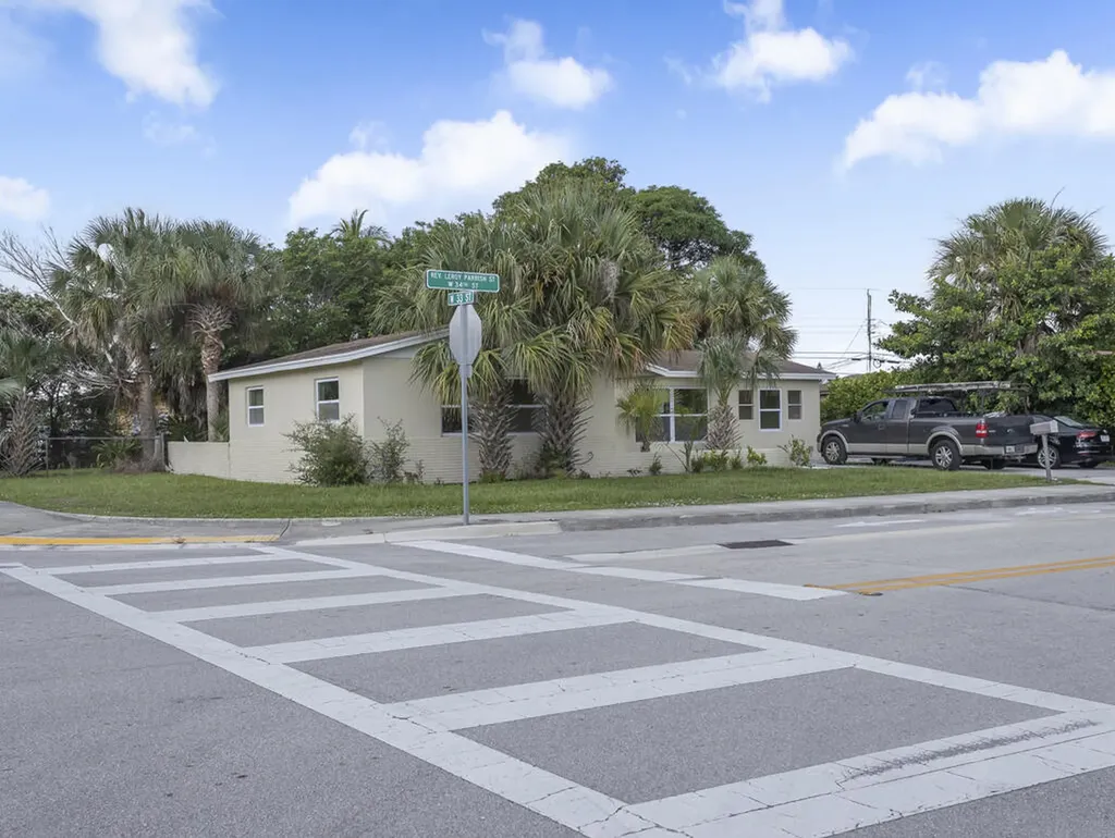 371 W 34th Street Riviera Beach FL 33404