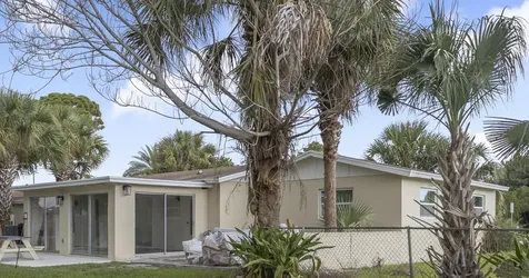 371 W 34th Street Riviera Beach FL 33404