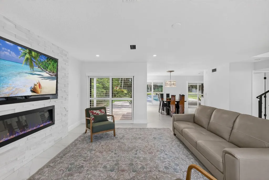 6188 Celadon Circle Palm Beach Gardens FL 33418