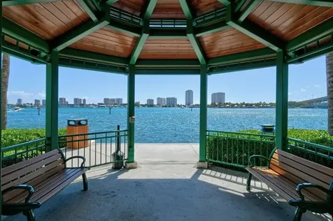 2650 Lake Shore Drive Riviera Beach FL 33404