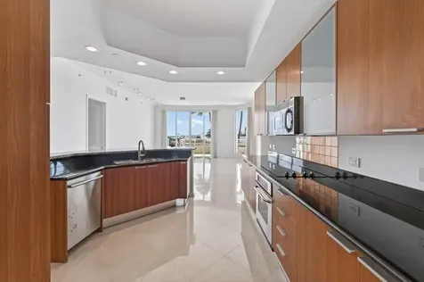 2650 Lake Shore Drive Riviera Beach FL 33404