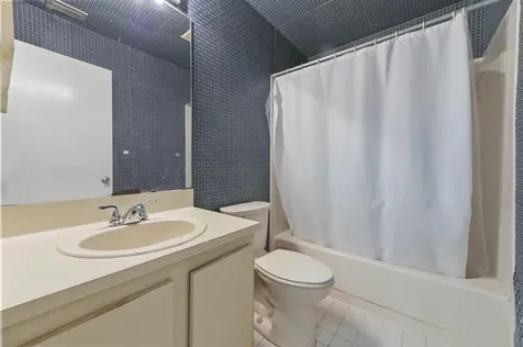 105 Lakeview Drive E Royal Palm Beach FL 33411