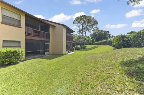 105 Lakeview Drive E Royal Palm Beach FL 33411