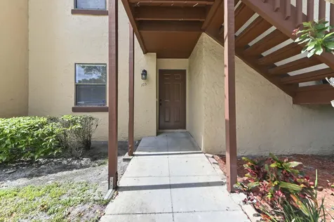 105 Lakeview Drive E Royal Palm Beach FL 33411