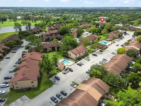 105 Lakeview Drive E Royal Palm Beach FL 33411