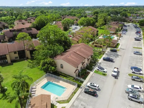105 Lakeview Drive E Royal Palm Beach FL 33411