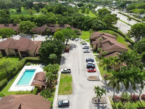 105 Lakeview Drive E Royal Palm Beach FL 33411