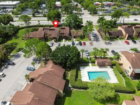 105 Lakeview Drive E Royal Palm Beach FL 33411