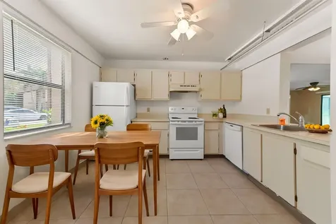 105 Lakeview Drive E Royal Palm Beach FL 33411