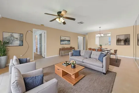 105 Lakeview Drive E Royal Palm Beach FL 33411