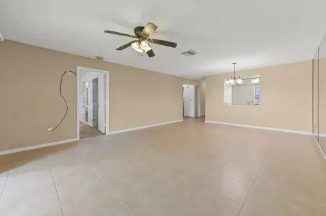 105 Lakeview Drive E Royal Palm Beach FL 33411