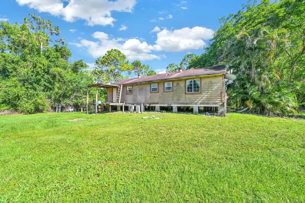 17605 92nd Lane N The Acreage FL 33470