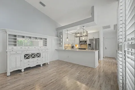3268 Lakeshore Drive Hutchinson Island FL 34949