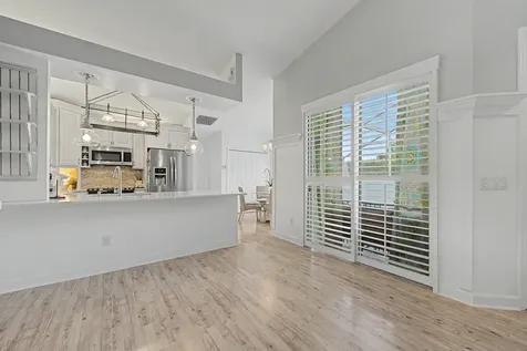 3268 Lakeshore Drive Hutchinson Island FL 34949