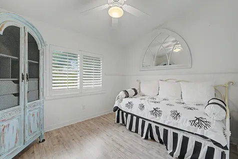 3268 Lakeshore Drive Hutchinson Island FL 34949